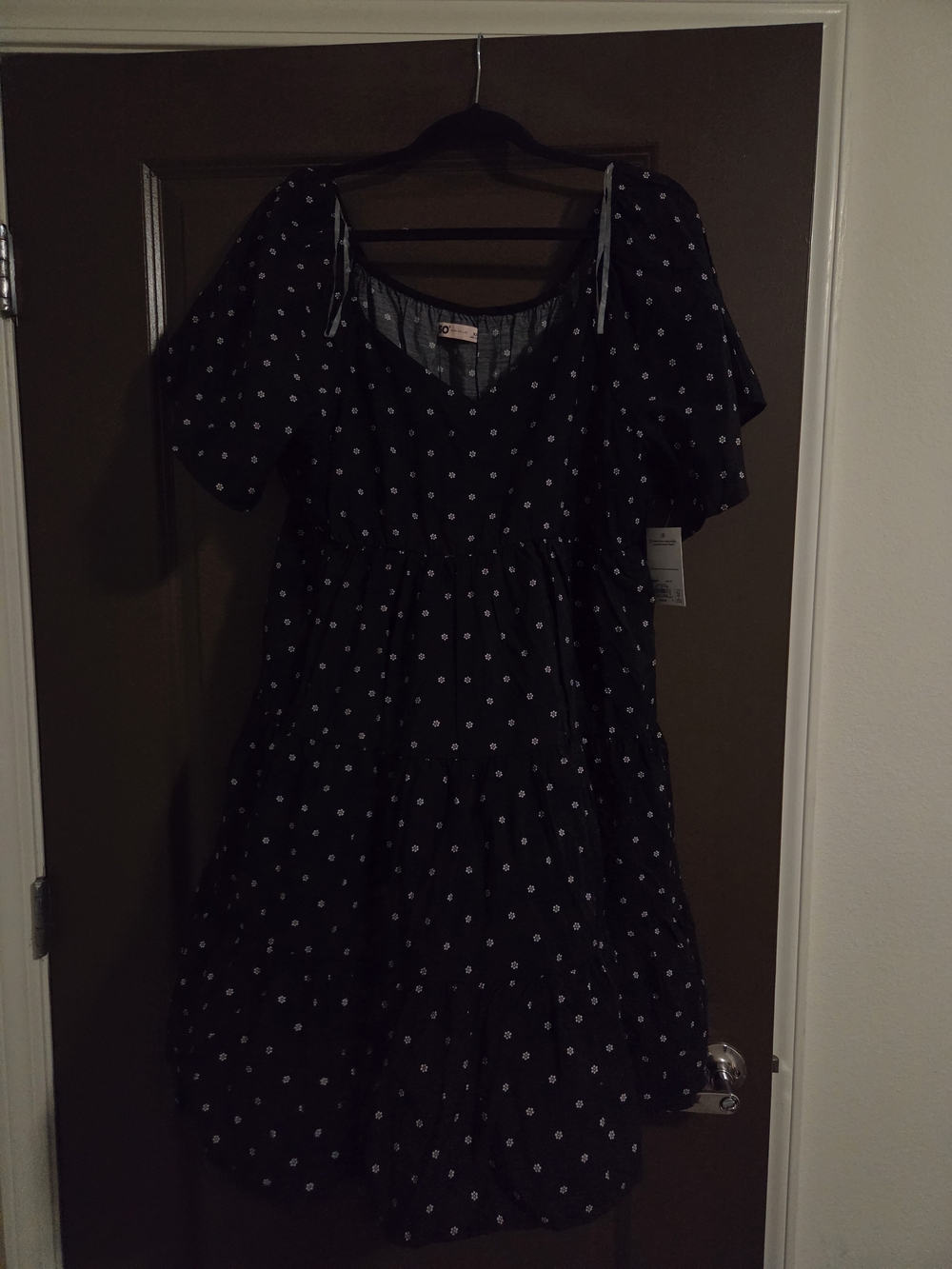 SO GOODS FOR LIFE mini flower Midi Dress in Black